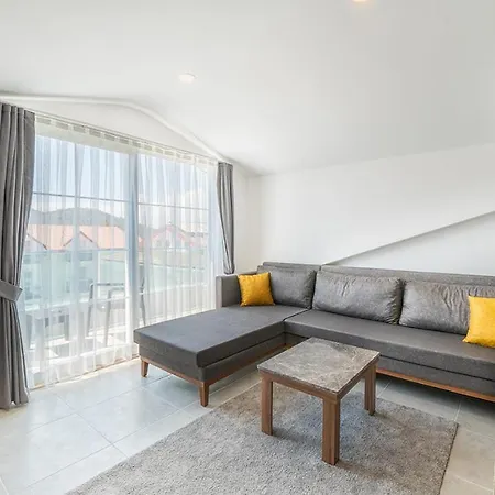 Midpoint Apartamento Fethiye